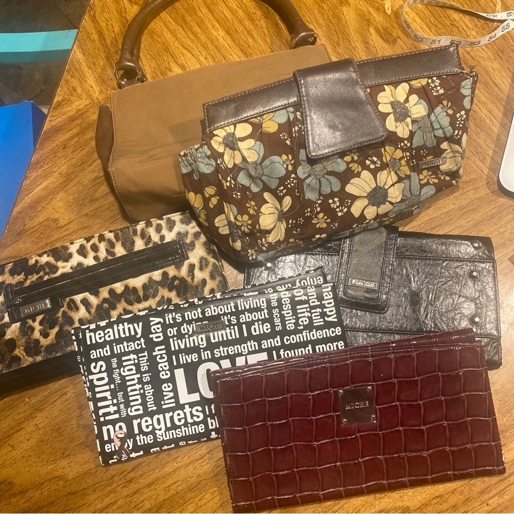 Miche Original interchangeable base purse w/5 various shells floral to leopard
